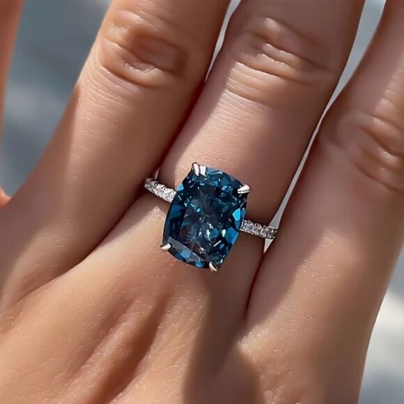 🔷 NEW Elegant Dark Aqua Blue Crystal 4 Carat Ring with Silver Band 🔷 - Picture 6 of 6